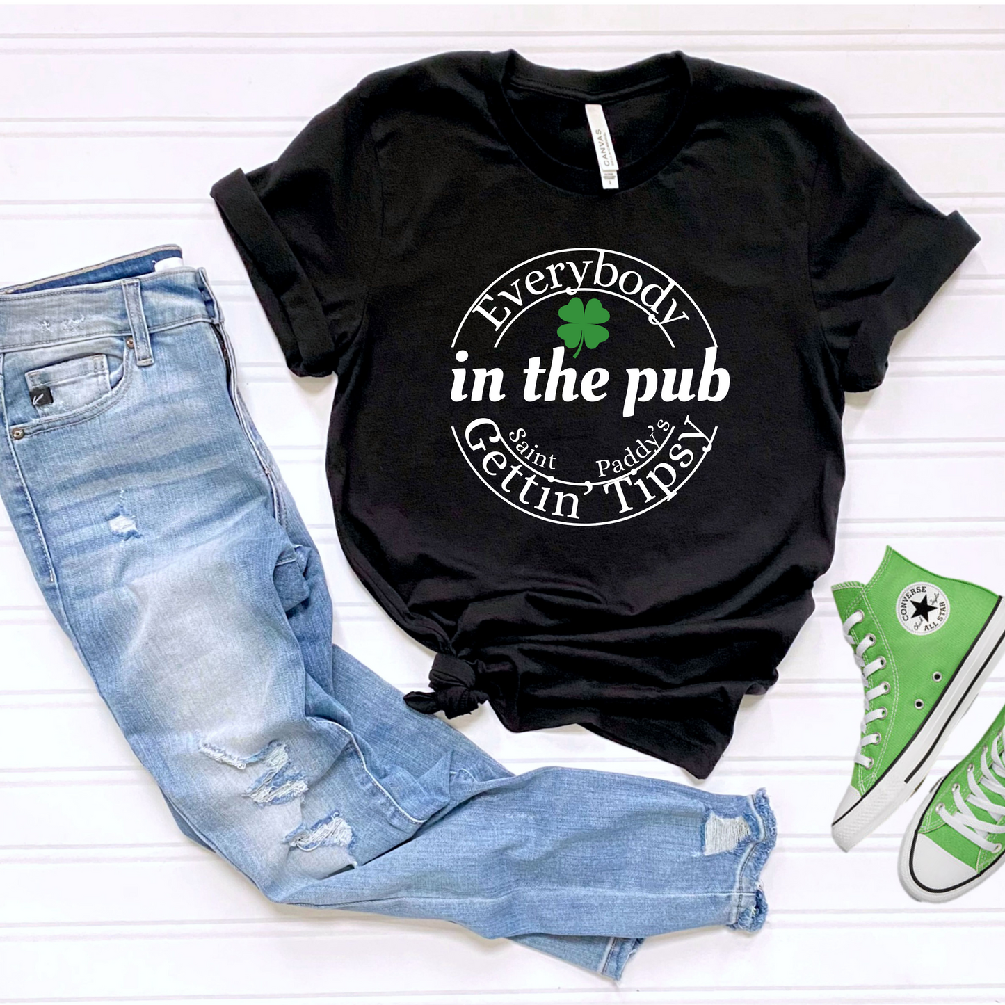 Everybody in the pub getting tipsy tee