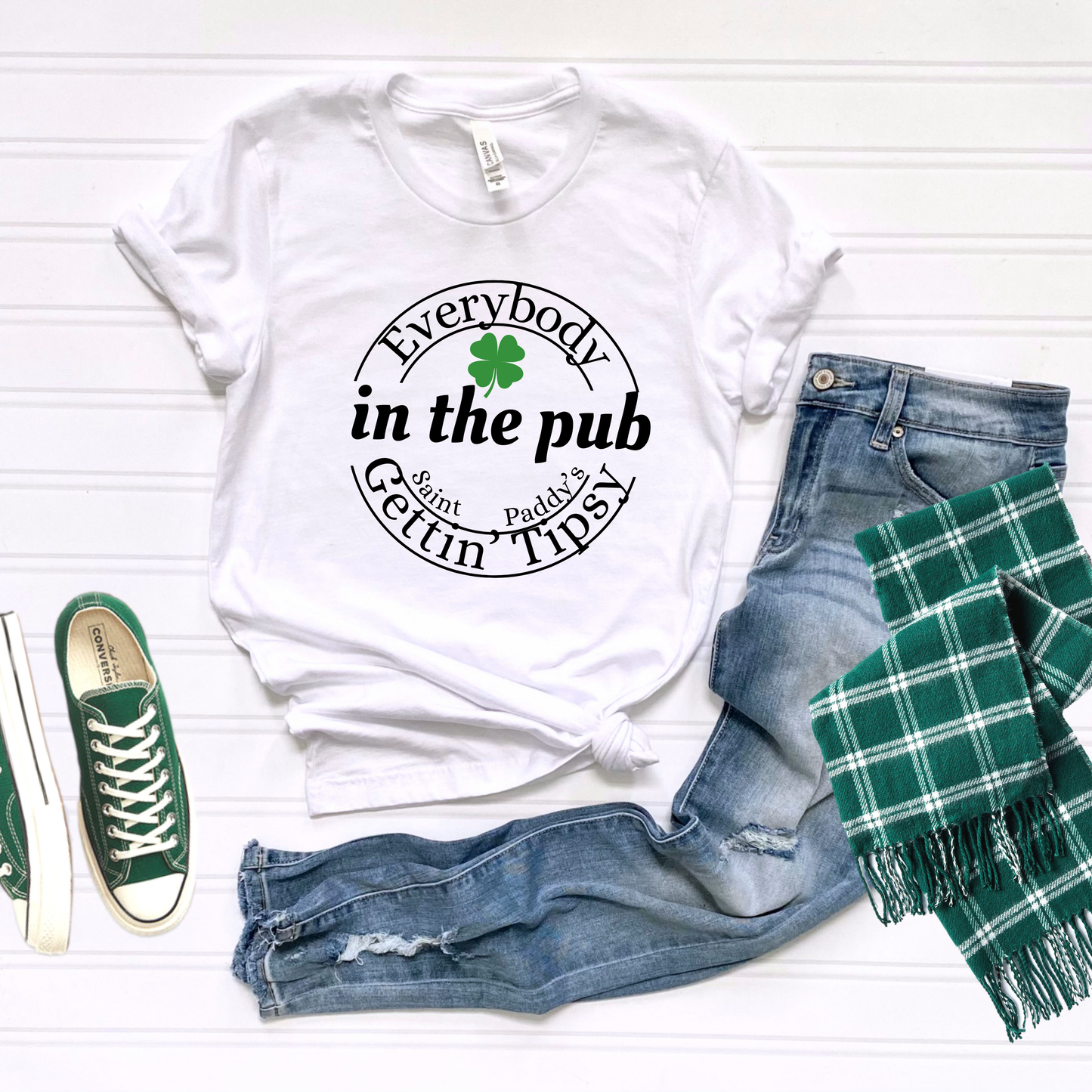 Everybody in the pub getting tipsy tee