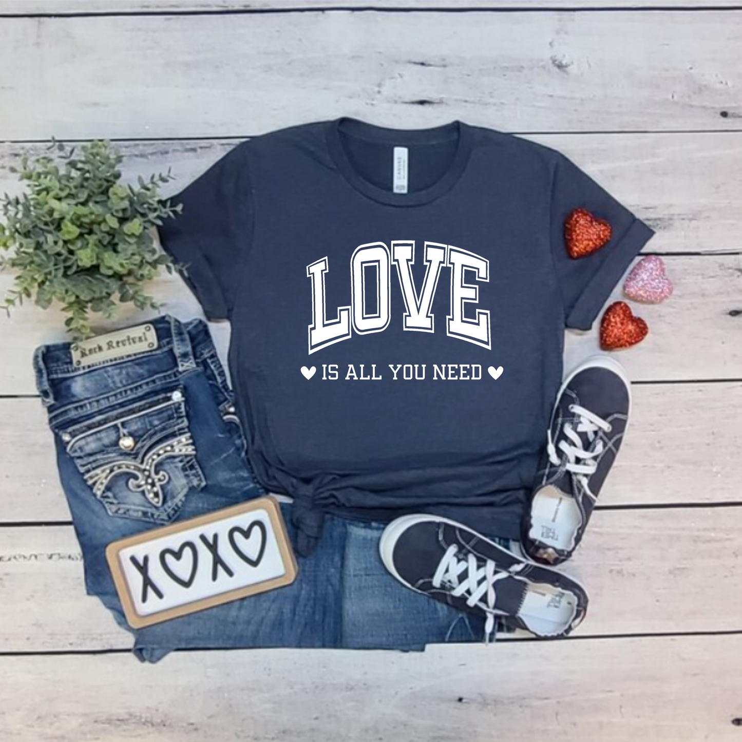 Love is all you need Tee