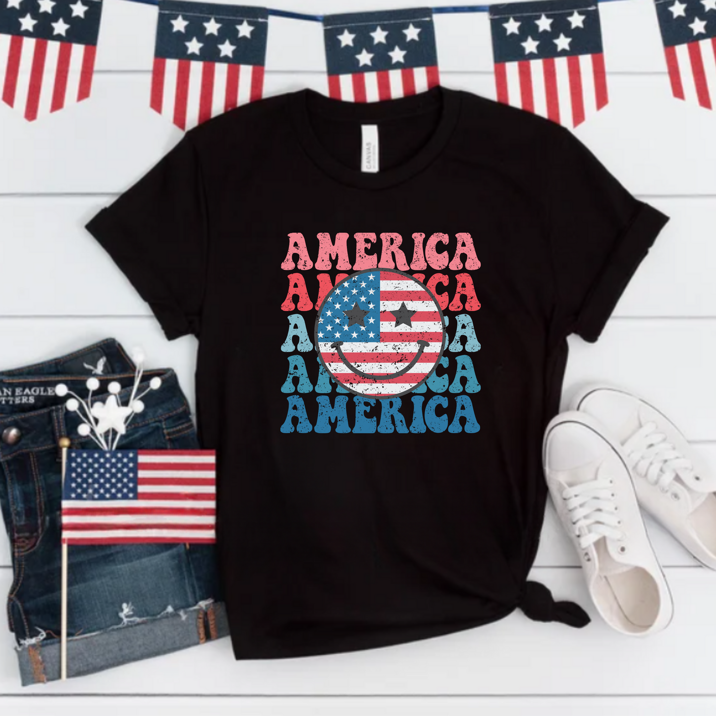 T-Shirt 'America' with Smiley Face Flag Unisex Tee