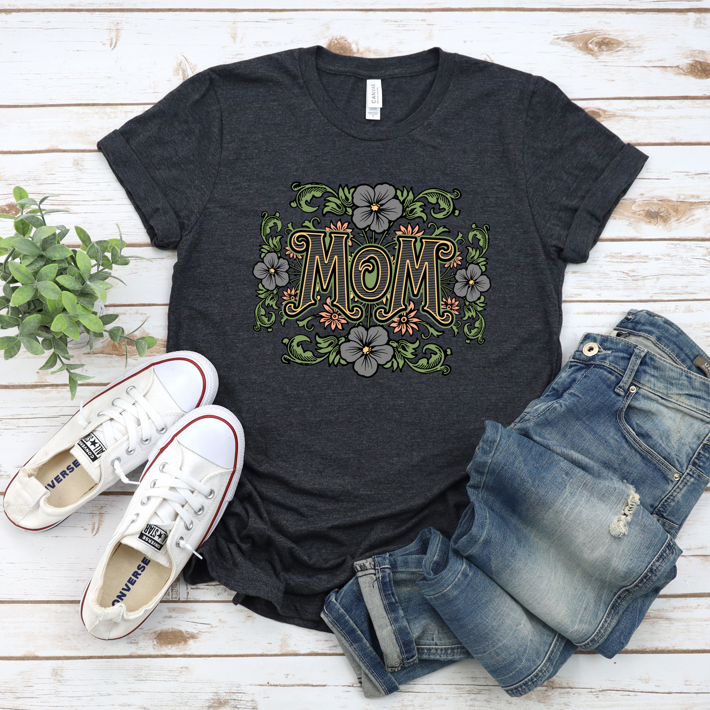 Floral 'Mom' png