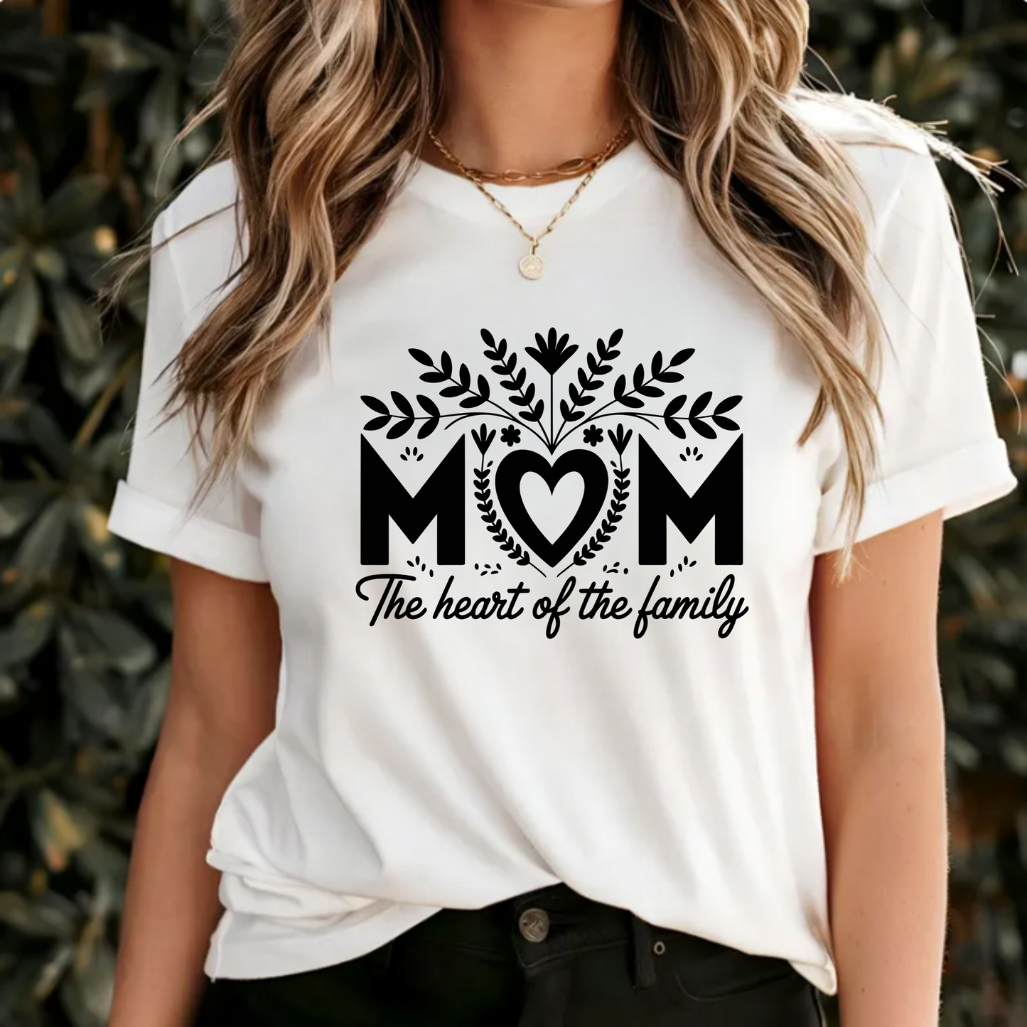 T-Shirt 'Mom, the heart of the family' Unisex Jersey Short Sleeve Tee