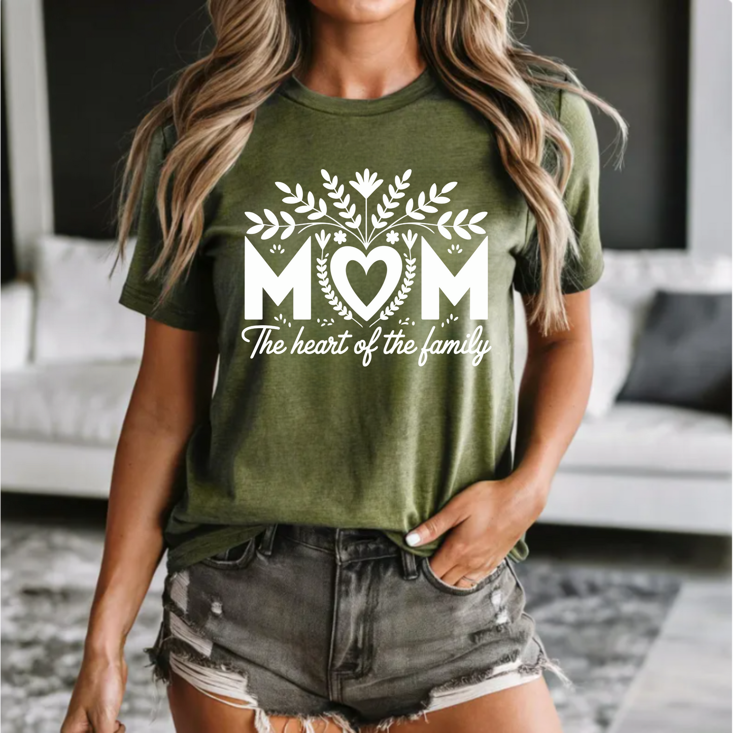 T-Shirt 'Mom, the heart of the family' Unisex Jersey Short Sleeve Tee